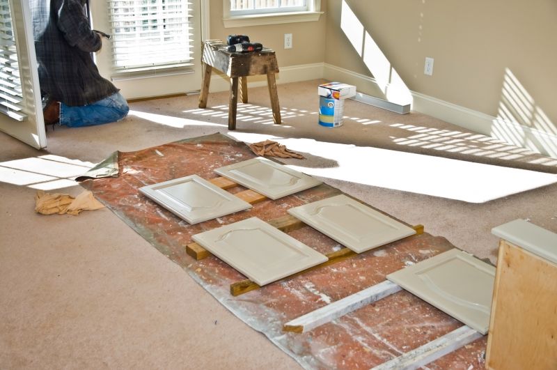 When to Hire for Cabinet Service